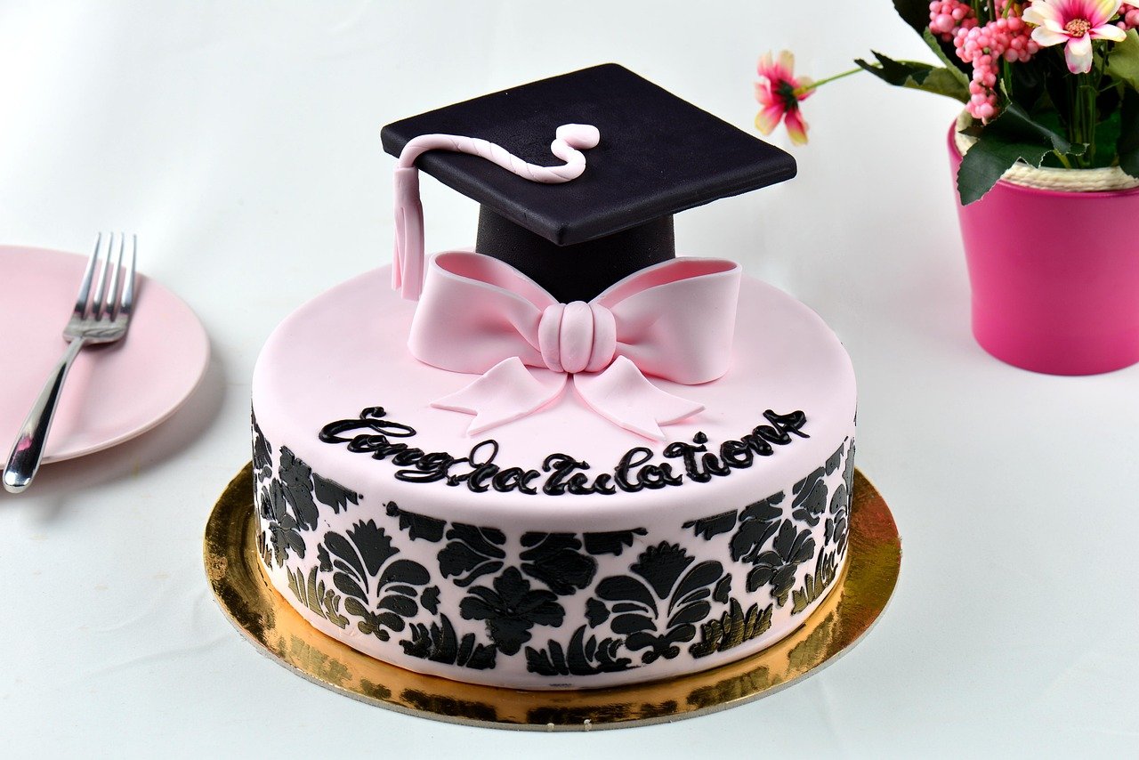graduation cake, cake, happy birthday, dessert, delicious, sweet, bake, eat, cream, pastries, chocolate, sweets, baking, bakery, tasty, baked
